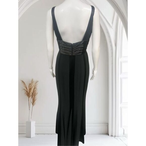 Carmen Marc Valvo Black & White Evening Gown - Picture 6 of 9